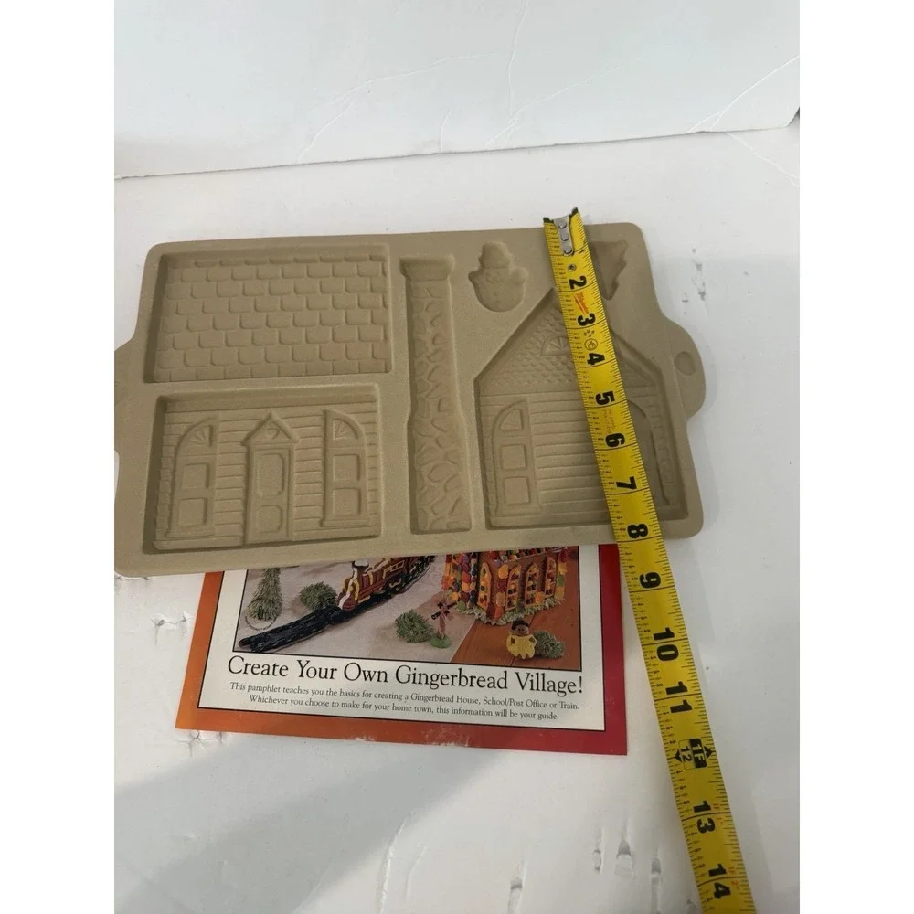 VTG Pampered Chef Stoneware Gingerbread House Mold Family Heritage #1800 USA